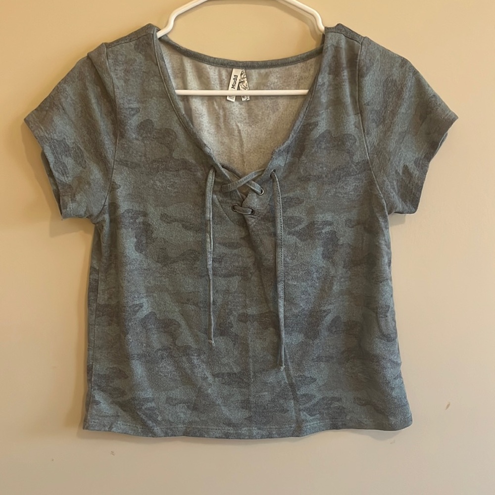 Mudd camo lace up v neck